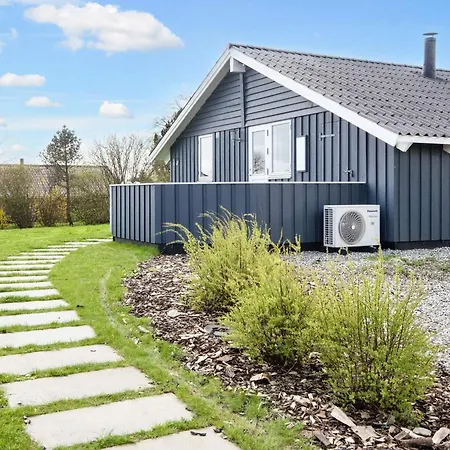 4 Star In Borkop Feriehus